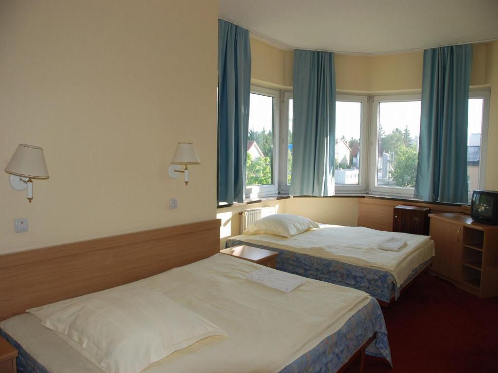 Hôtel Rezydencja Parkowa à Varsovie Extérieur photo