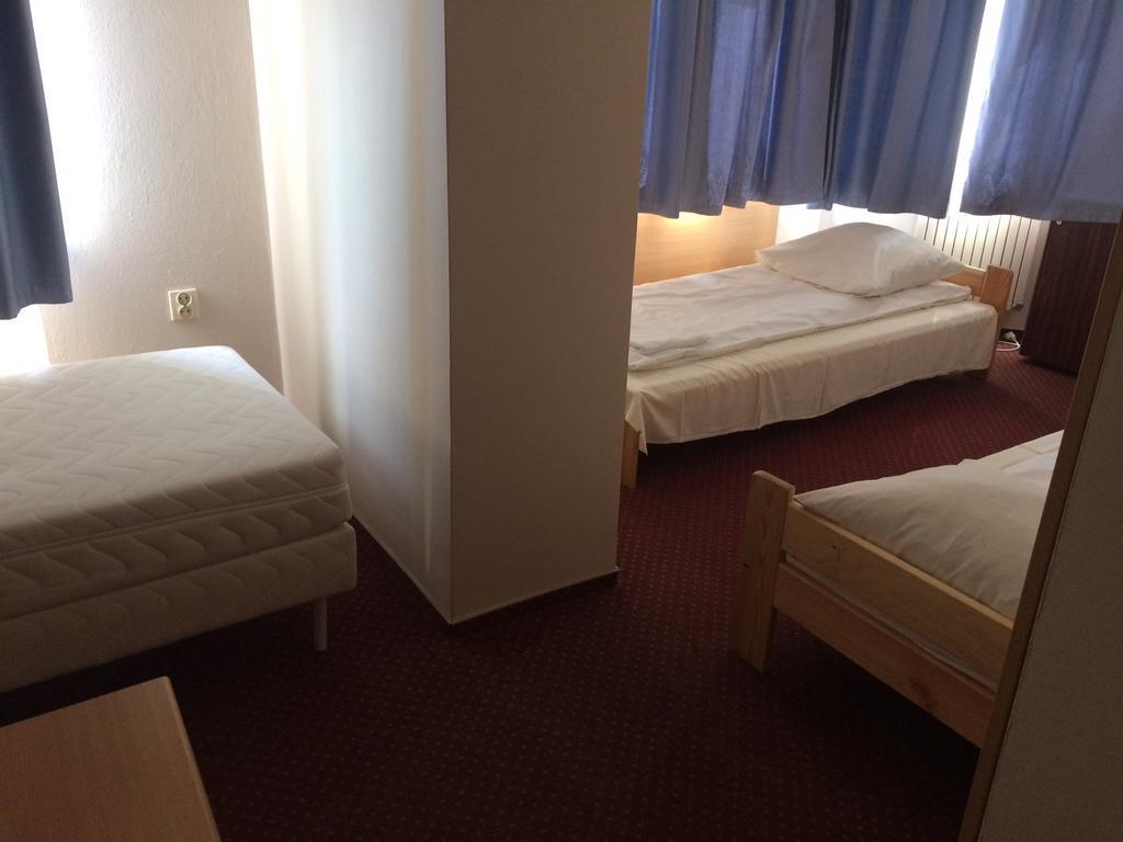 Hôtel Rezydencja Parkowa à Varsovie Extérieur photo